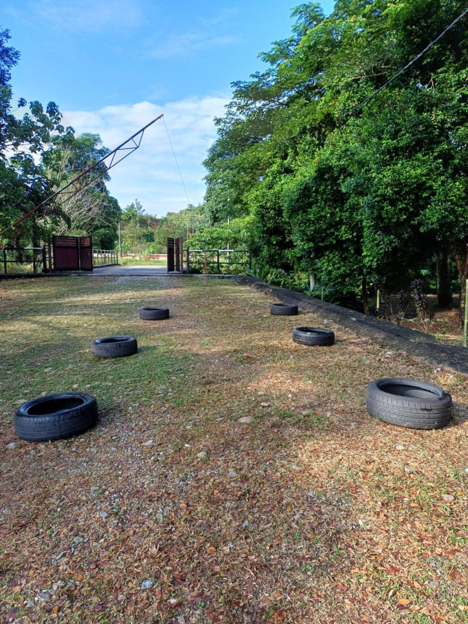 Lemuni Retreat & Training Centre - Kerling, Selangor Hotel Buitenkant foto