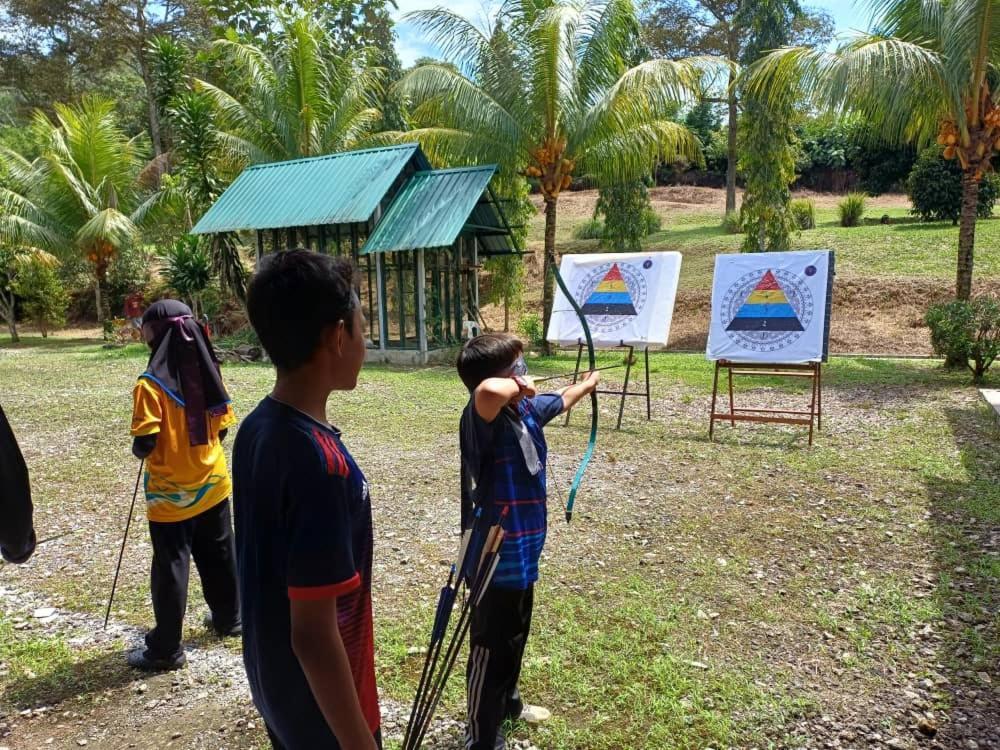 Lemuni Retreat & Training Centre - Kerling, Selangor Hotel Buitenkant foto