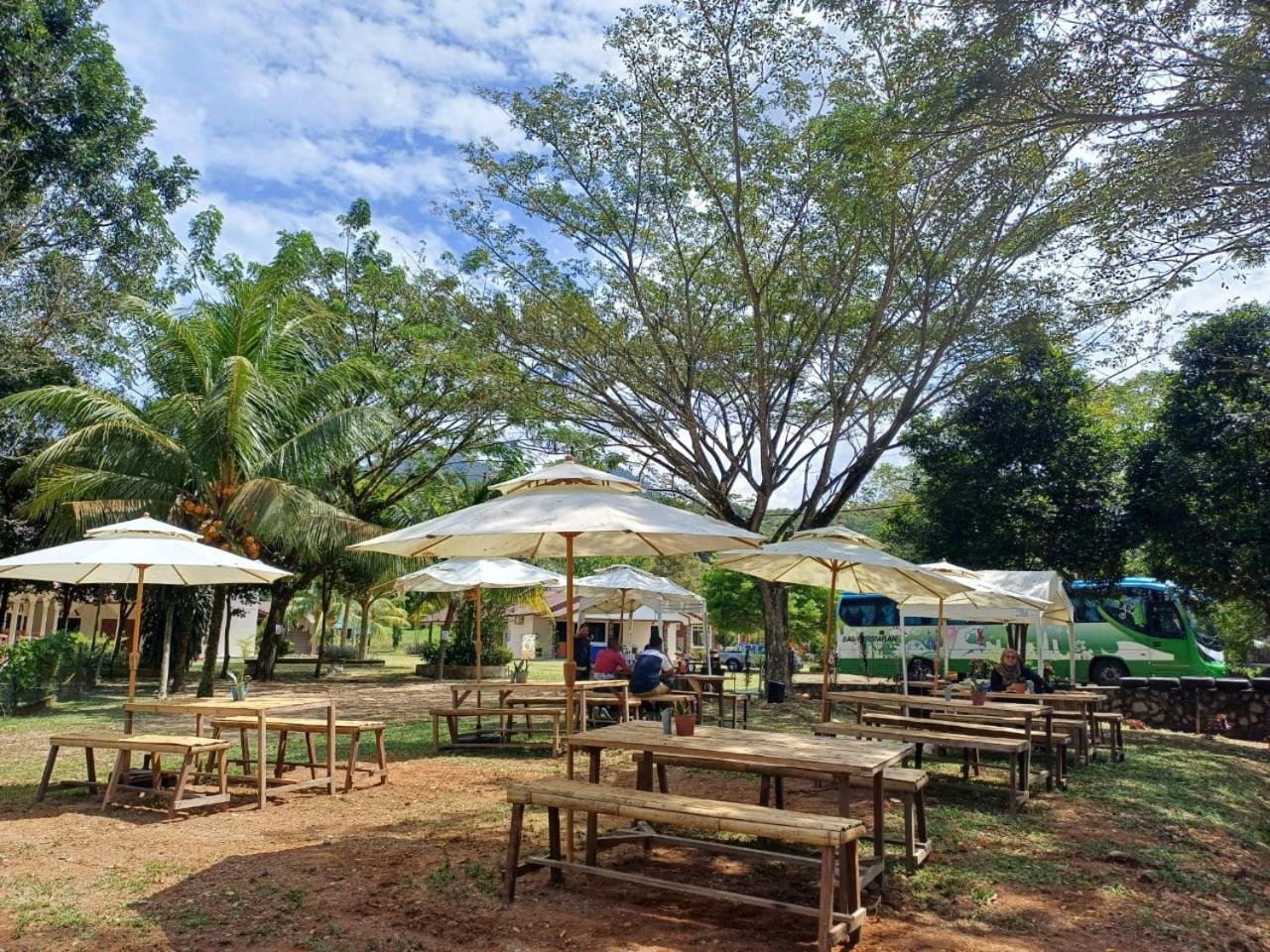 Lemuni Retreat & Training Centre - Kerling, Selangor Hotel Buitenkant foto
